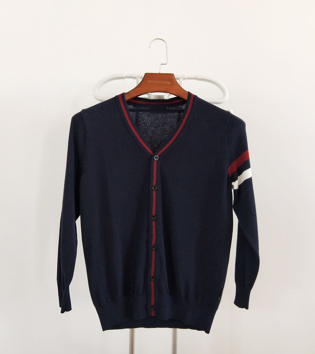 教育学校 custom uniform case - 北美学校 - Education Uniform Case Study photo 2